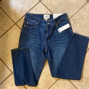BDG Urban Outfitters mid rise skinny jeans.Size 28W NWT!!